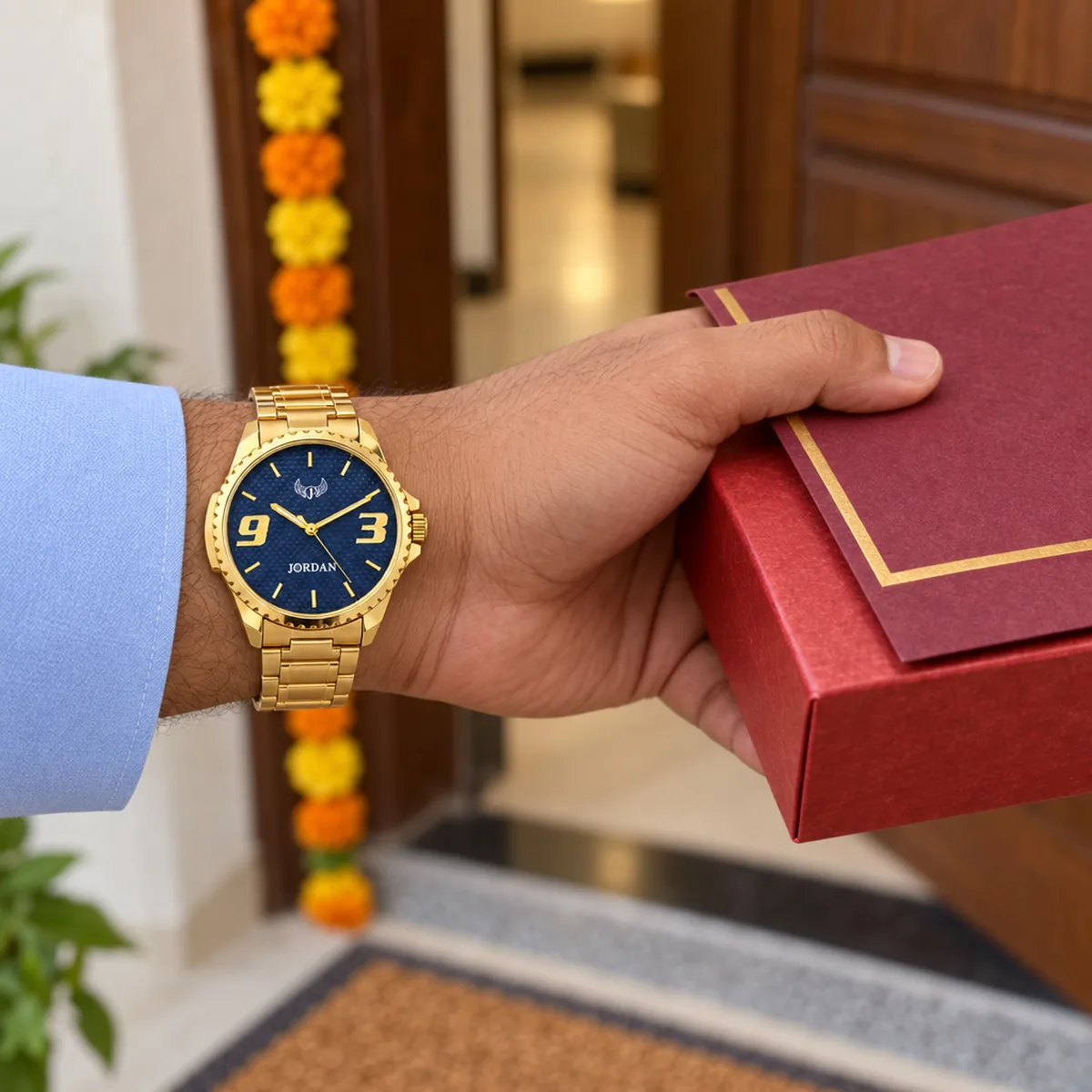 Gold Edge Blue, wrist