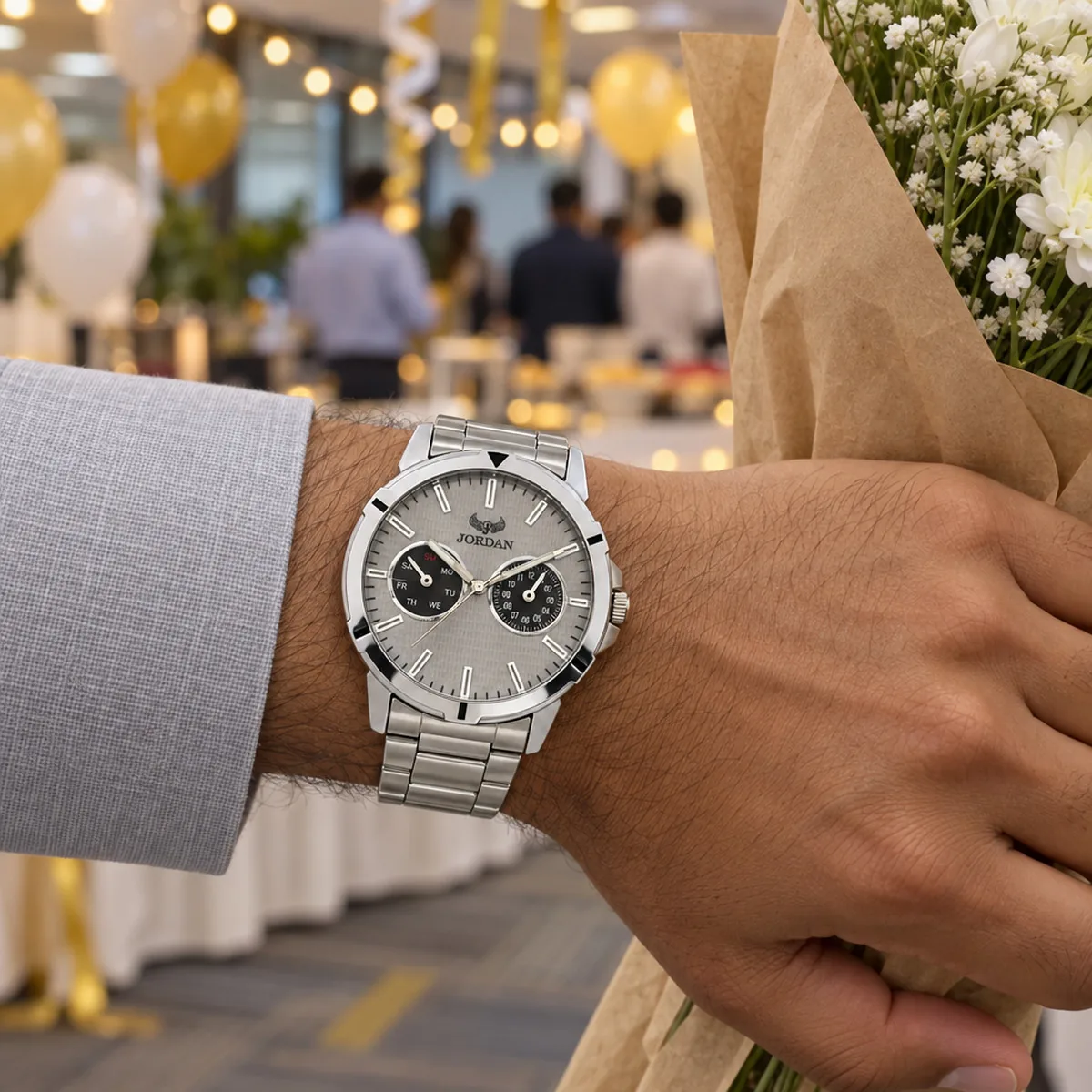 Steel Day Grey, wrist