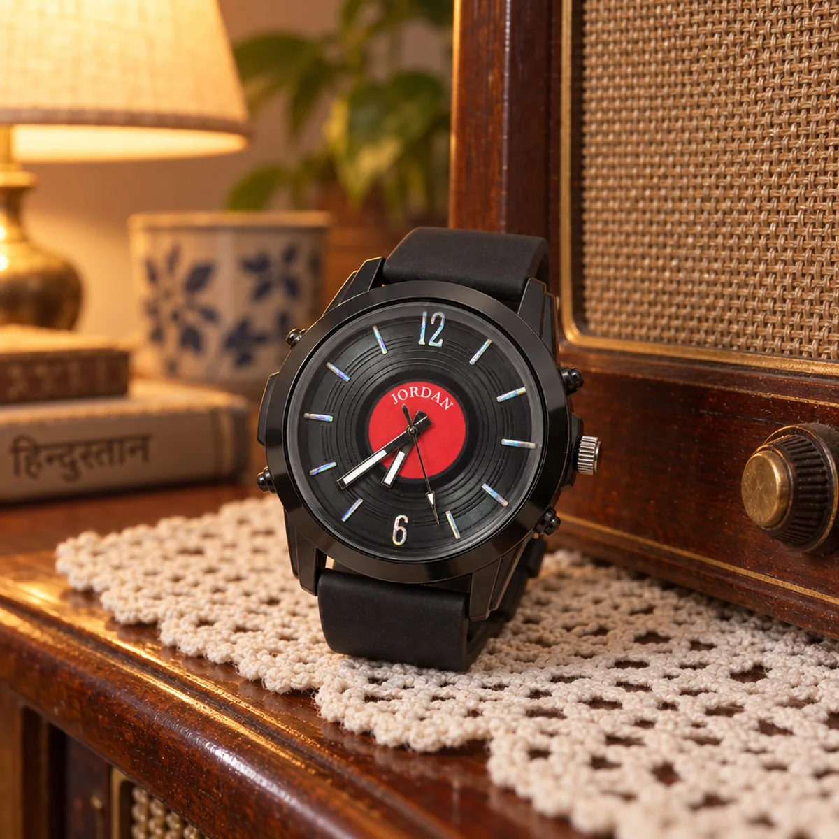 Vinyl Red, lifestyle