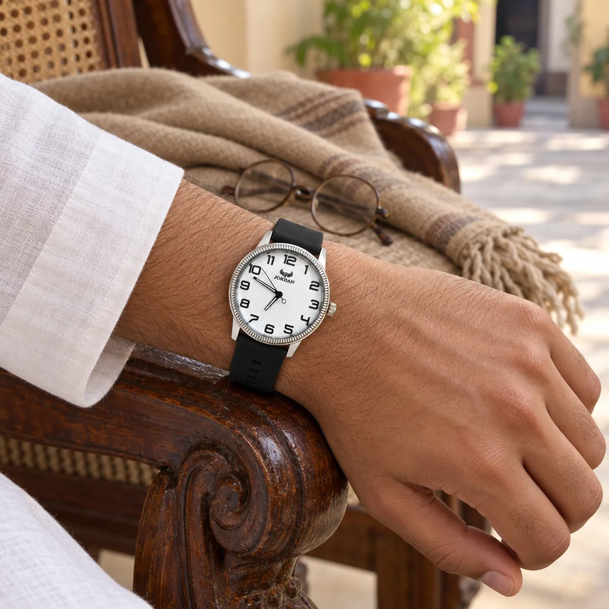 Classic Coin White, wrist